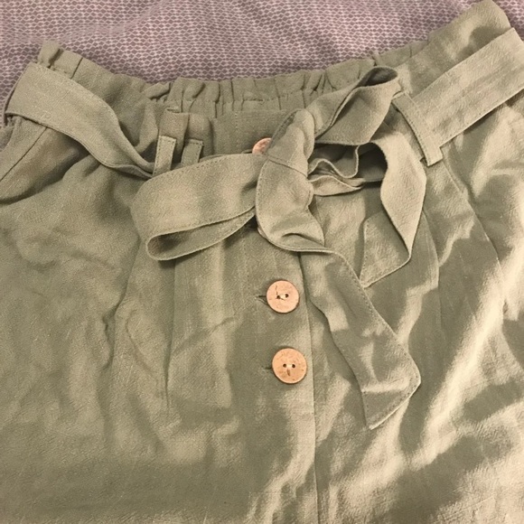 Easy Loving Shorts - Sage - Picture 6 of 10